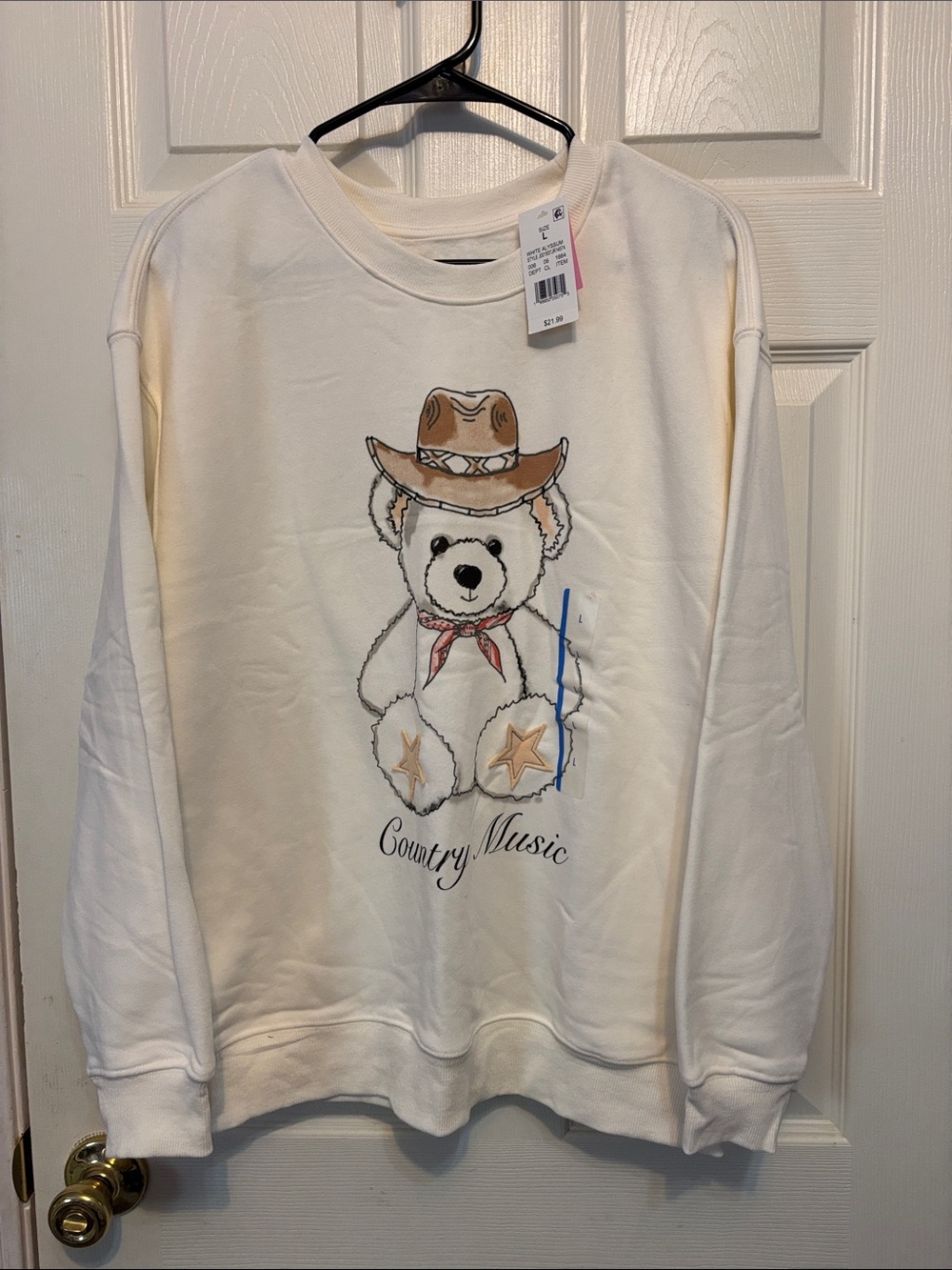 NEW Women’s “Country Music” Bear Pullover